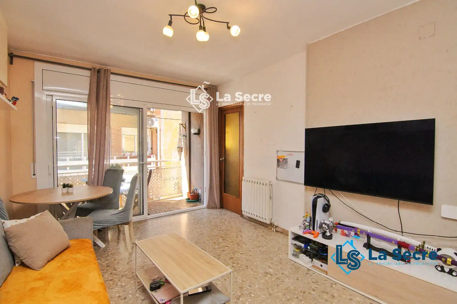 Vista exterior de Casa o chalet en venta en Martorell con Terraza y Piscina