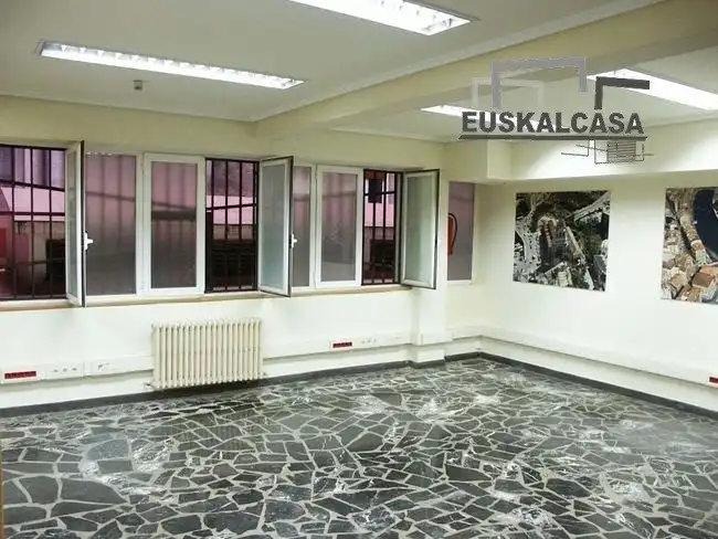 Oficina en venda en Bilbao  amb Calefacció