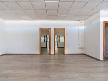 Office space with lift for sale in Nueva Almería - Cortijo Grande - Vega de Acá