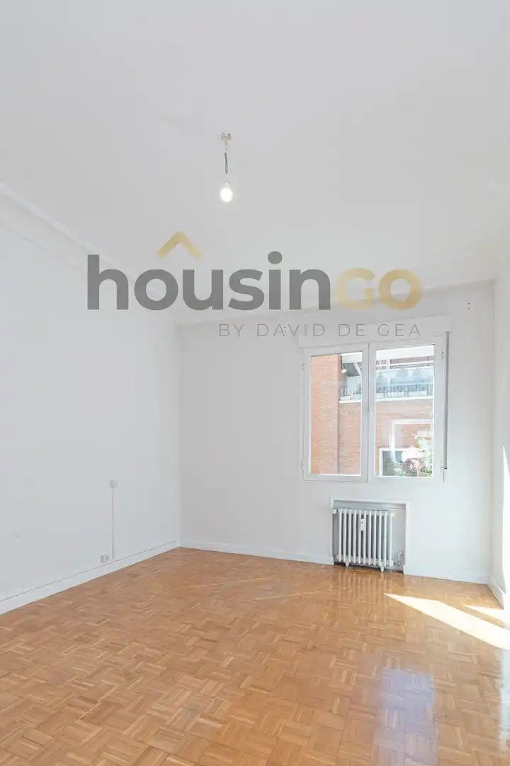 Flat for sale in Madrid  with Heating
