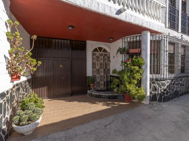 Casa con balcón en venta en Plaza IGLESIA-P RUIZ 3