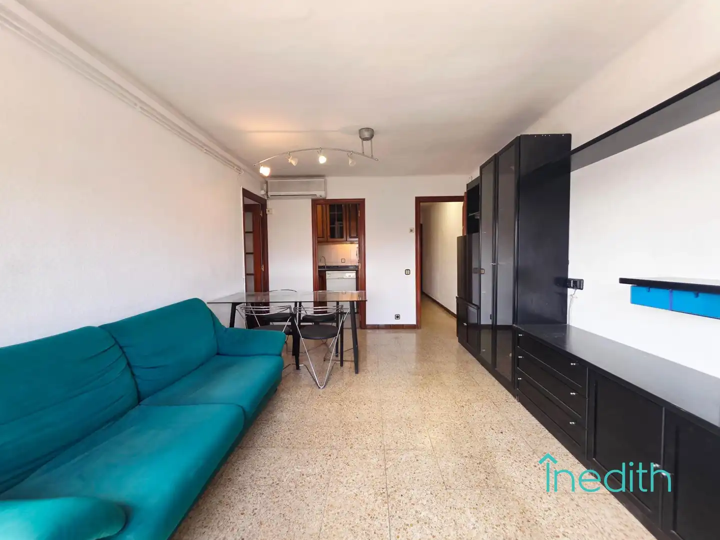 Sala de estar de Piso en venta en L'Hospitalet de Llobregat con Aire acondicionado, Calefacción y Terraza