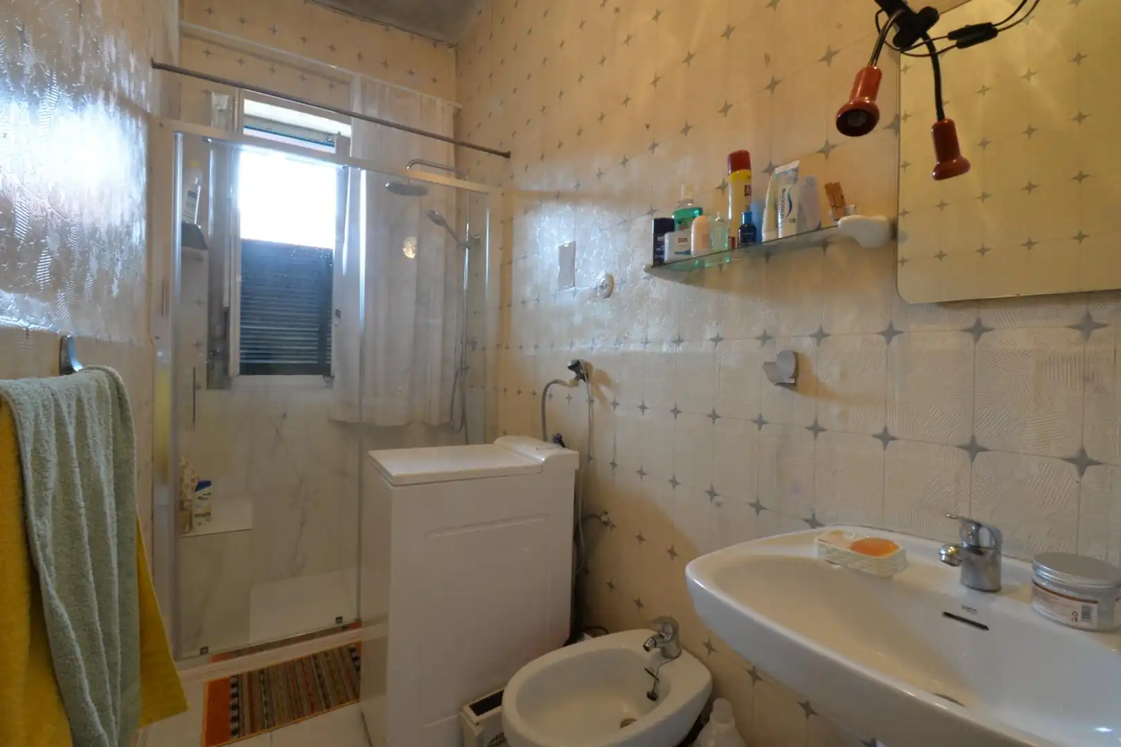 Baño de Piso en venta en Oviedo  con Calefacción