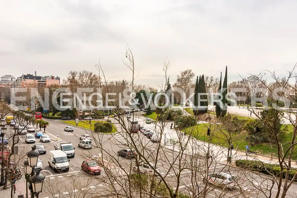 Vista exterior de Pis en venda en Madrid amb Aire condicionat, Calefacció i Traster