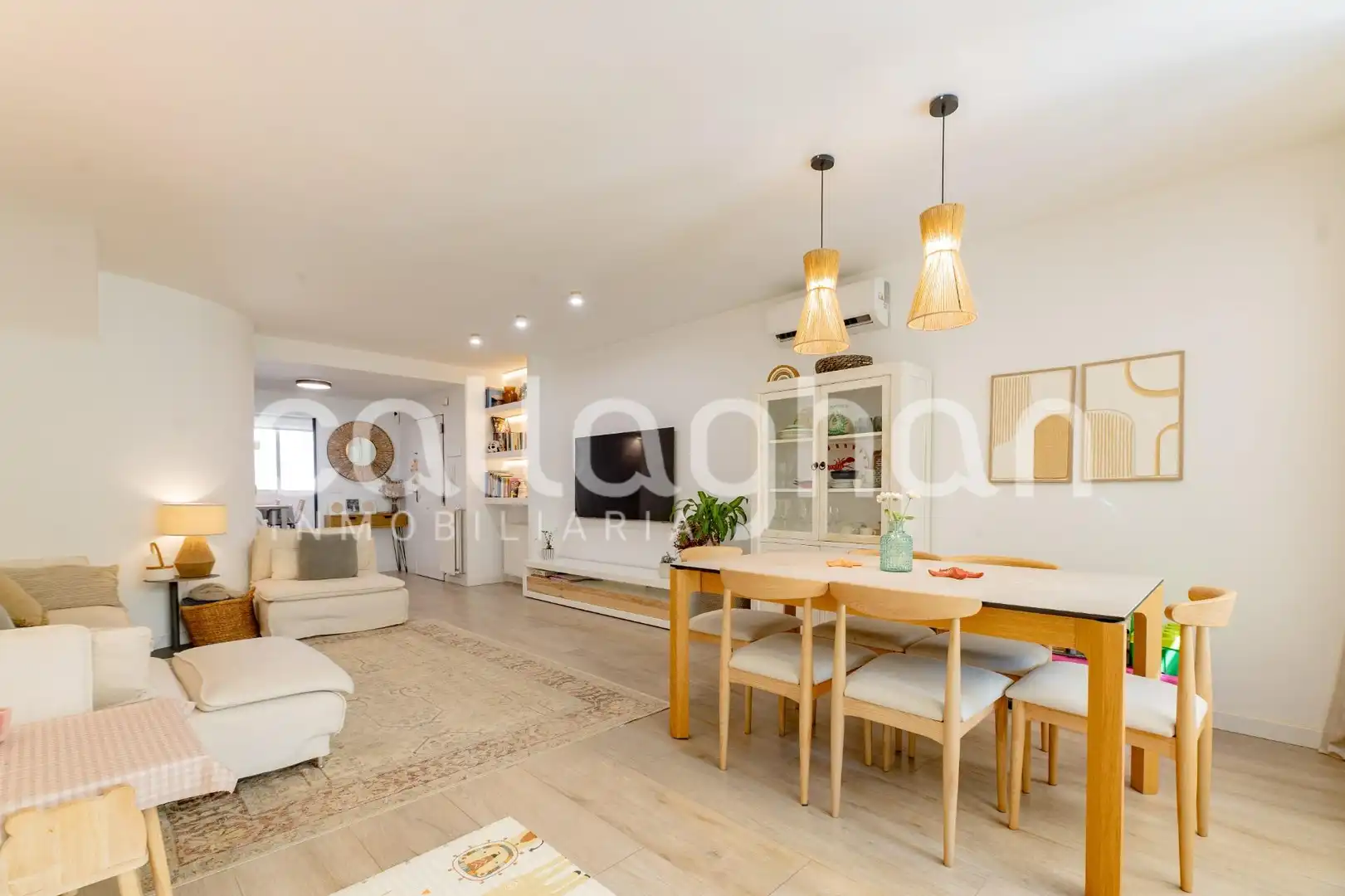 Sala de estar de Casa adosada en venta en Godella con Aire acondicionado, Calefacción y Jardín privado