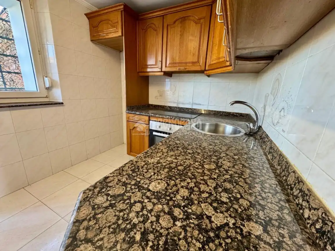 Casa adosada en venta en El Astillero