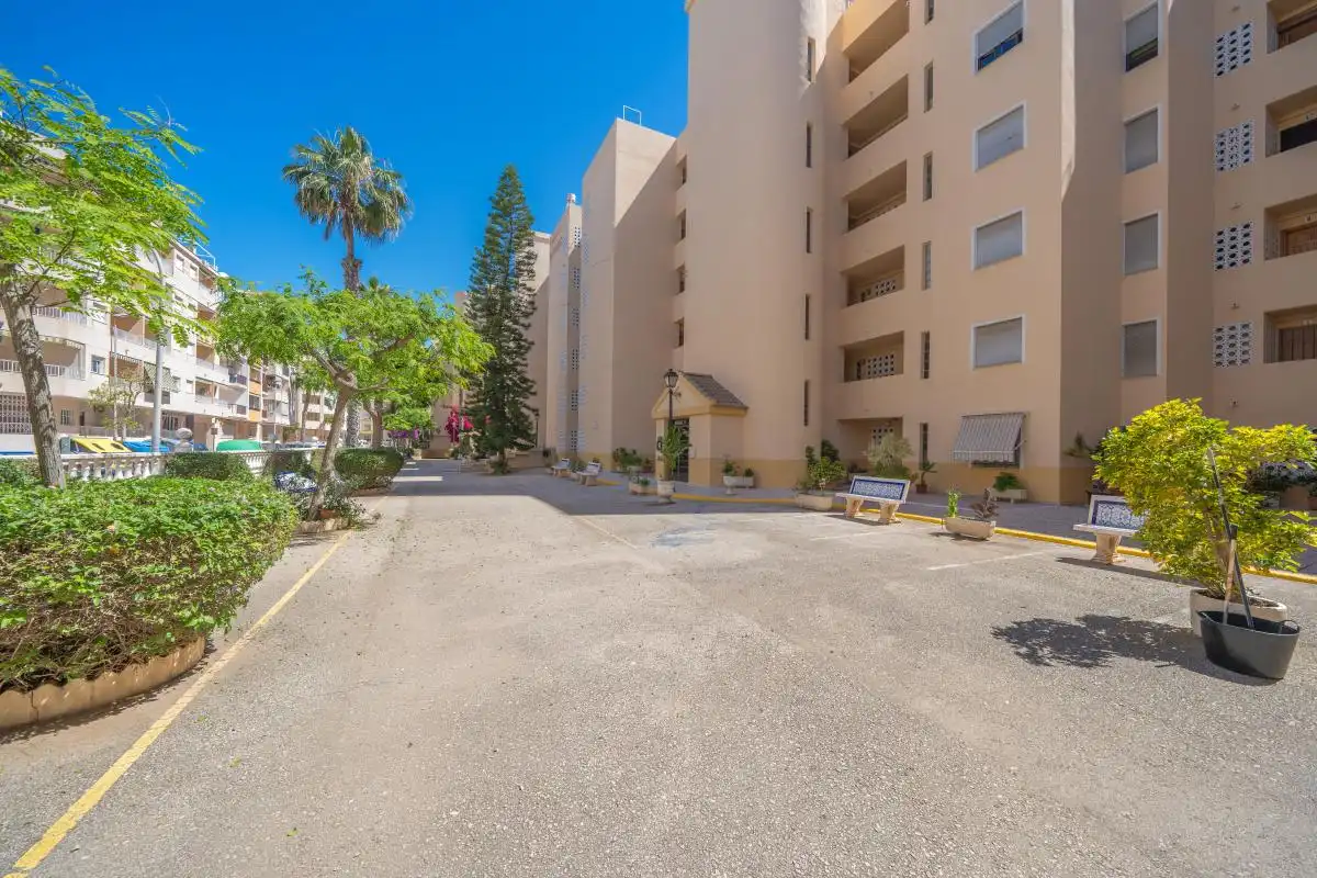 Exterior view of Flat for sale in Guardamar del Segura  with Heating, Private garden and Terrace