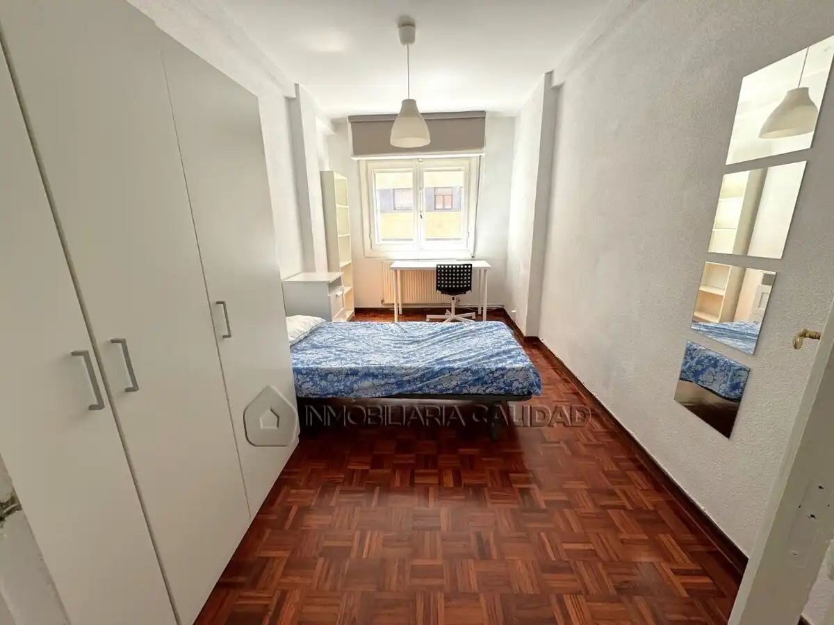 Habitación de Piso de alquiler en Burgos con Calefacción, Terraza y Amueblado