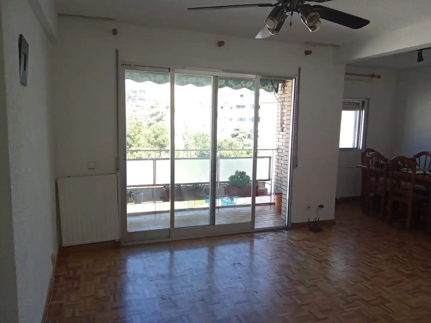 Sala de estar de Piso en venta en Madrid con Calefacción, Parquet y Terraza
