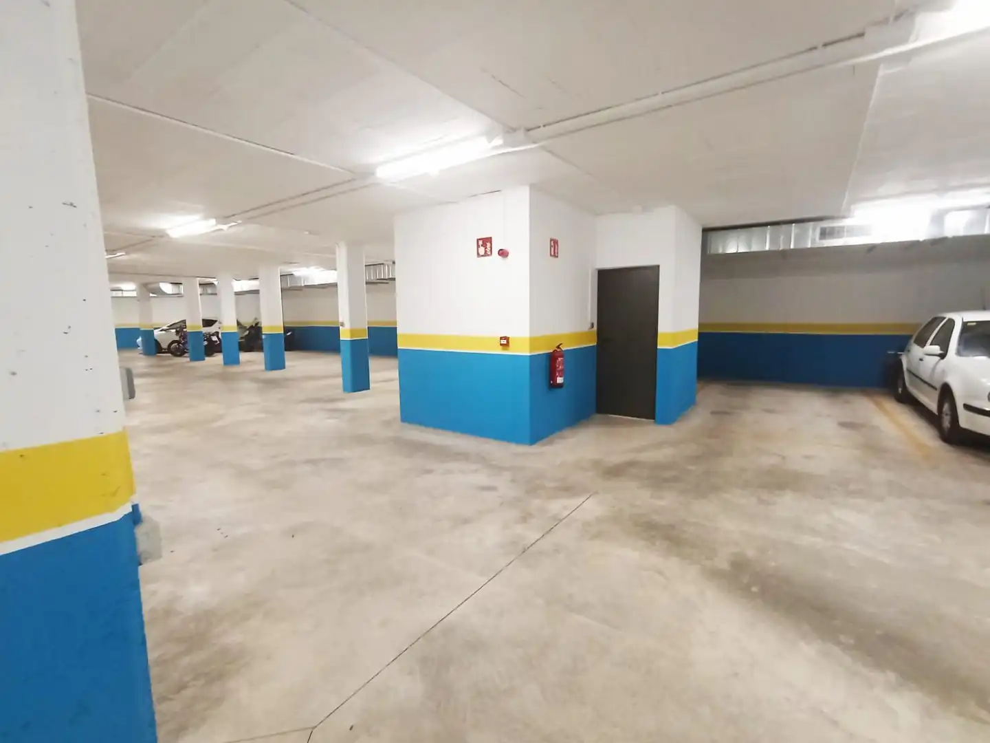 Parking of Flat for rent in Terrassa  with Air Conditioner and Heating