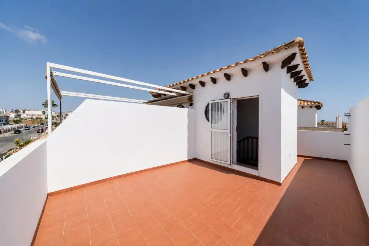 Terrassa de Casa adosada en venda en Orihuela amb Aire condicionat, Calefacció i Piscina