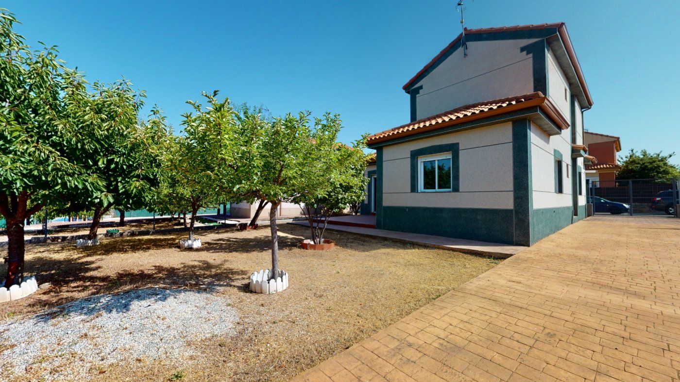 Jardí de Casa o xalet en venda en Chiloeches amb Calefacció, Jardí privat i Terrassa