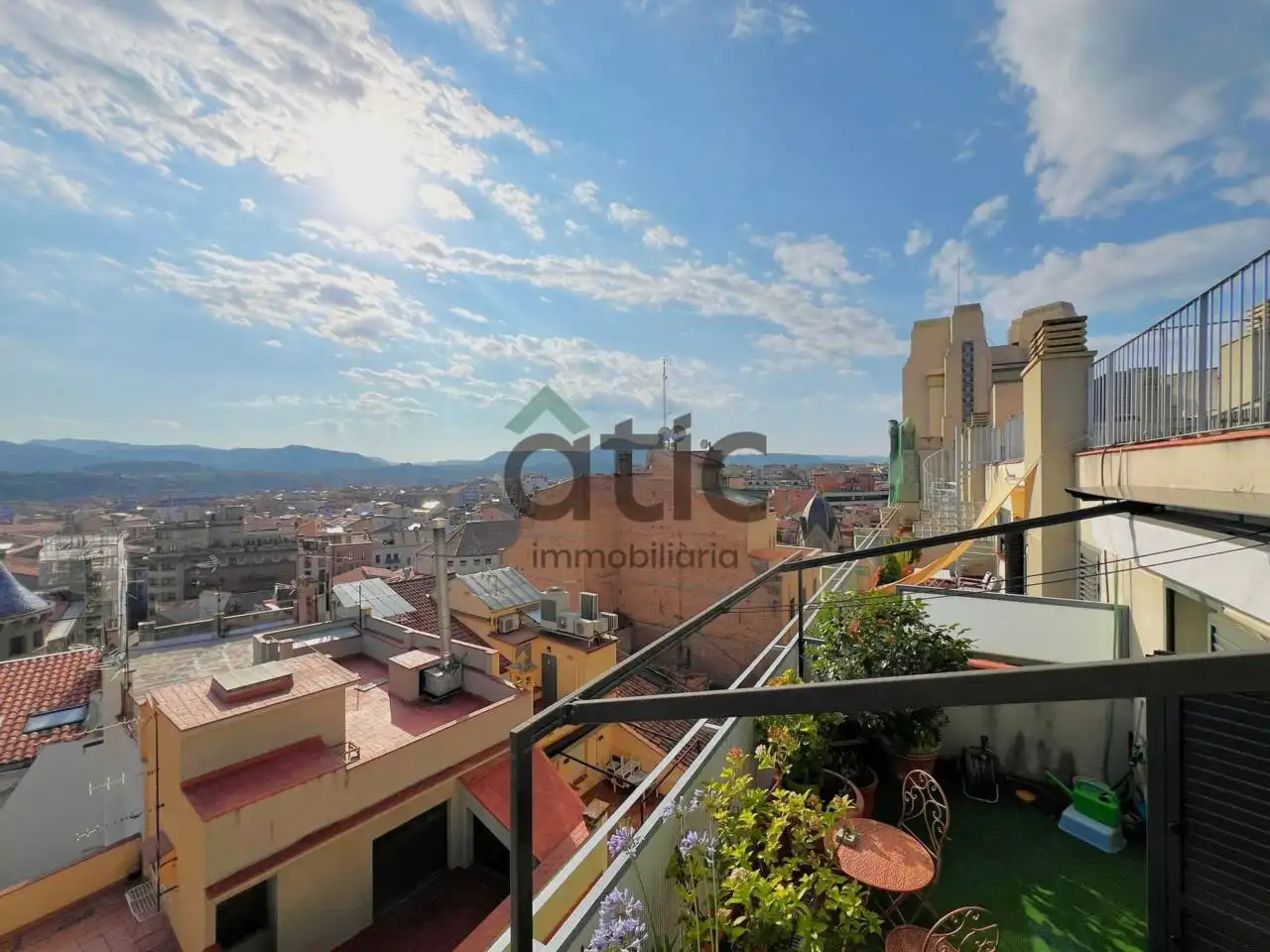 Vista exterior de Ático en venta en Manresa con Parquet, Terraza y Trastero