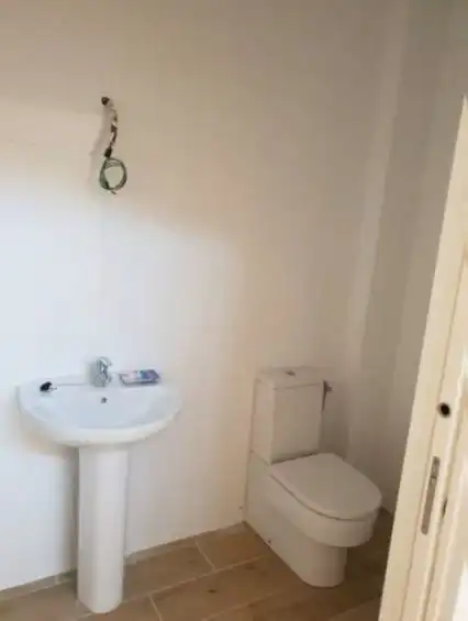 Bathroom of Commercial properties for sale in Barakaldo 