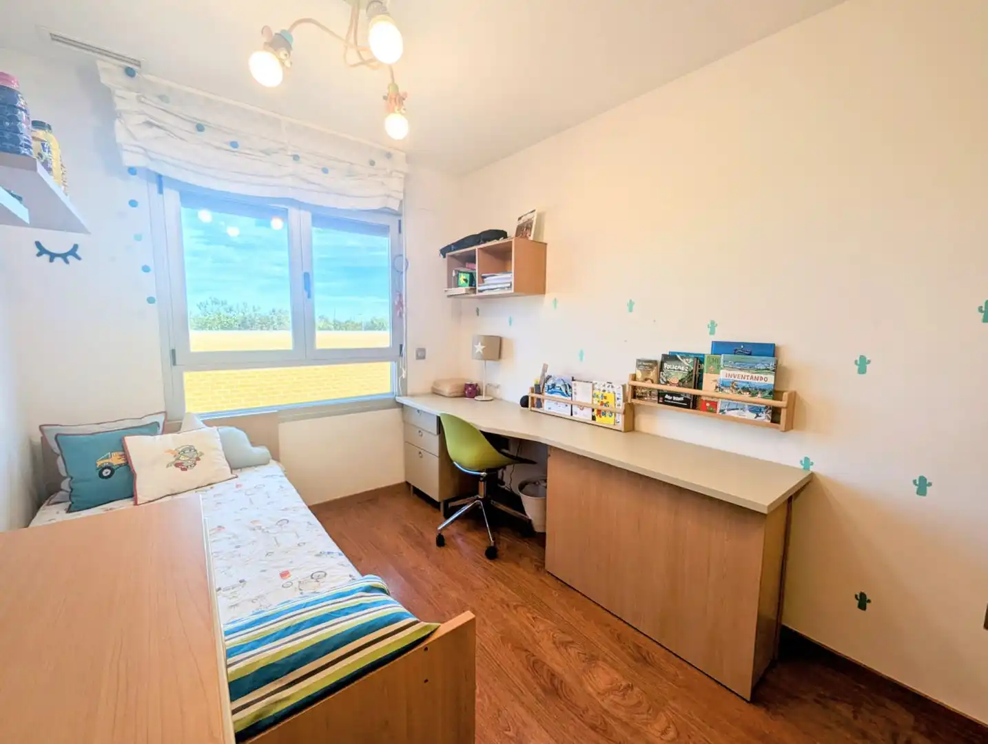 Habitación de Casa adosada en venta en Castellón de la Plana / Castelló de la Plana con Aire acondicionado, Calefacción y Terraza