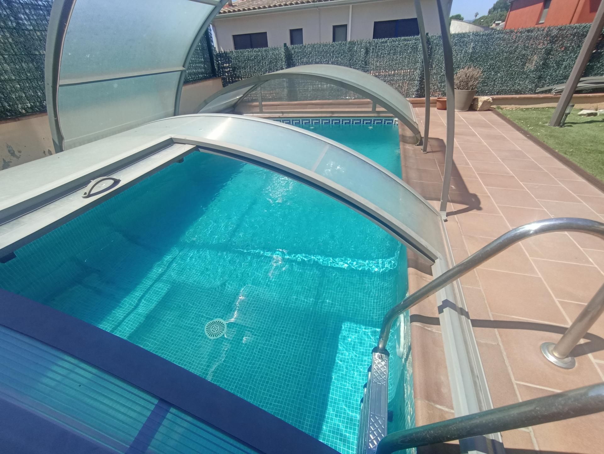 Piscina de Casa adosada en venda en Palamós amb Calefacció, Jardí privat i Terrassa