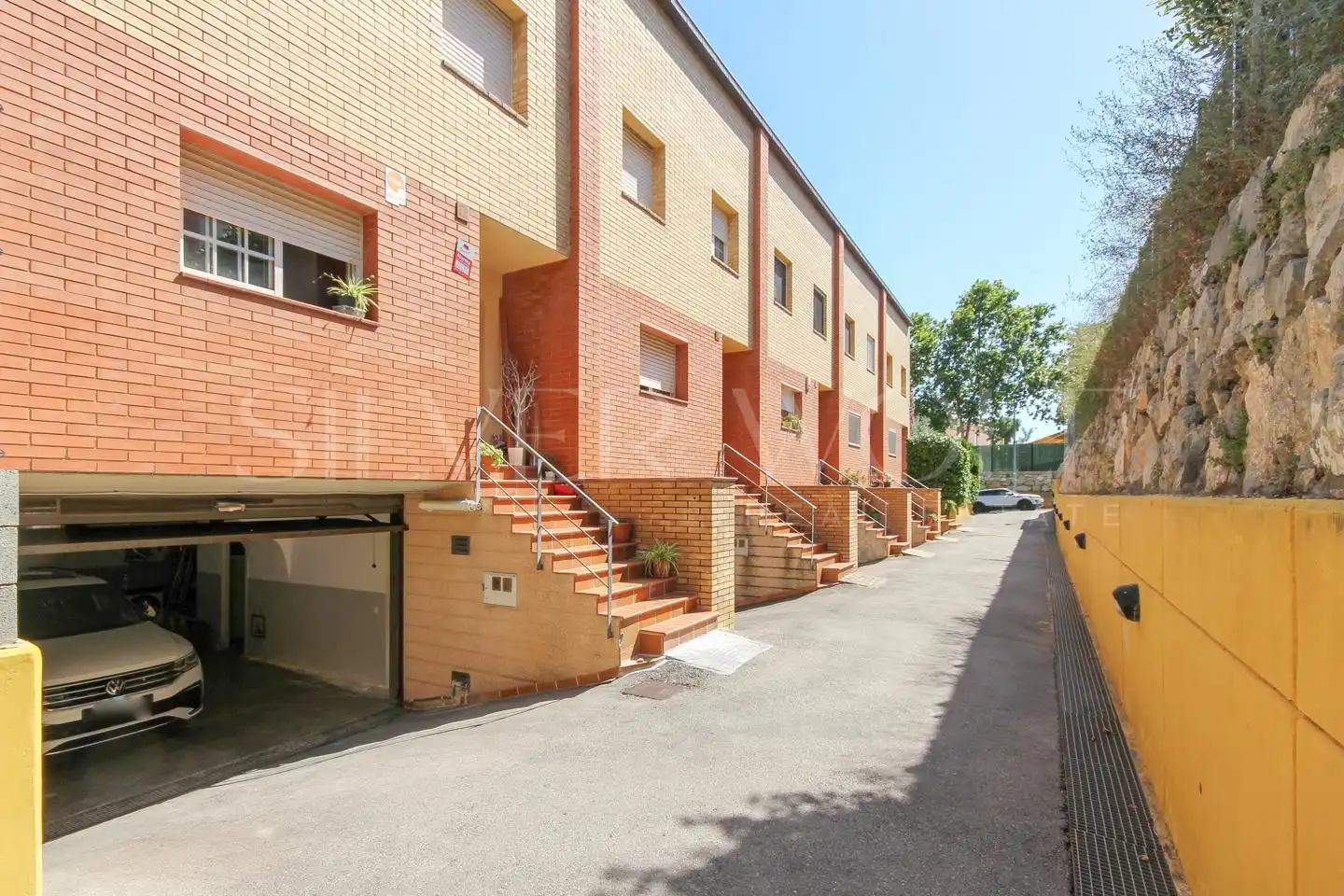 Außenansicht von Einfamilien-Reihenhaus zum Verkauf in Viladecans mit Heizung, Privatgarten und Terrasse