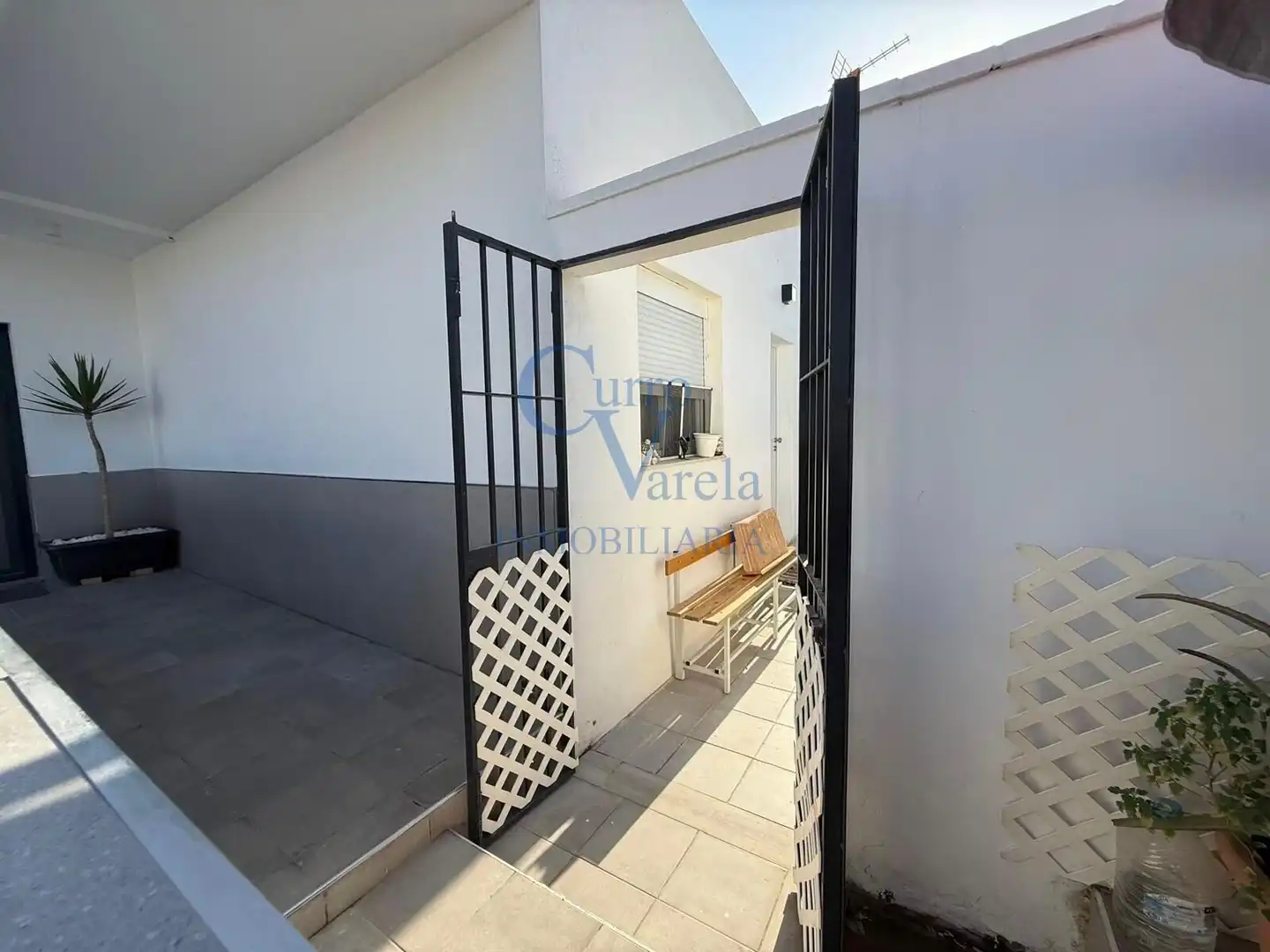 Vista exterior de Finca rústica en venta en Dos Hermanas con Aire acondicionado, Calefacción y Trastero