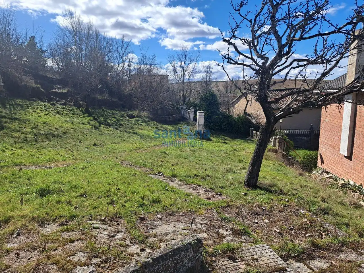 Casa o xalet en venda en Gradefes amb Calefacció, Jardí privat i Traster