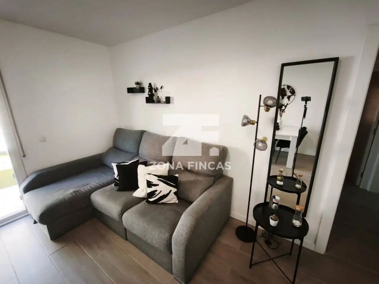 Sala d'estar de Pis en venda en Santa Coloma de Gramenet amb Aire condicionat i Terrassa