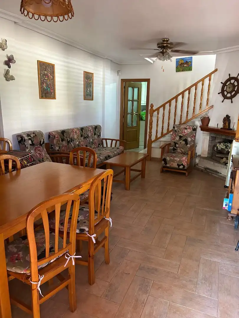 Wohnzimmer von Einfamilien-Reihenhaus zur Miete in Santa Pola mit Möbliert und Haustiere erlaubt