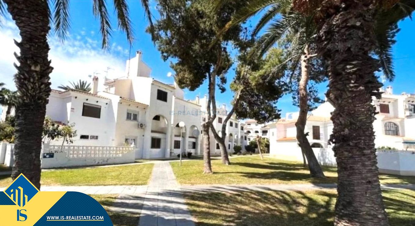 Exterior view of House or chalet for sale in Torrevieja  with Air Conditioner, Heating and Terrace