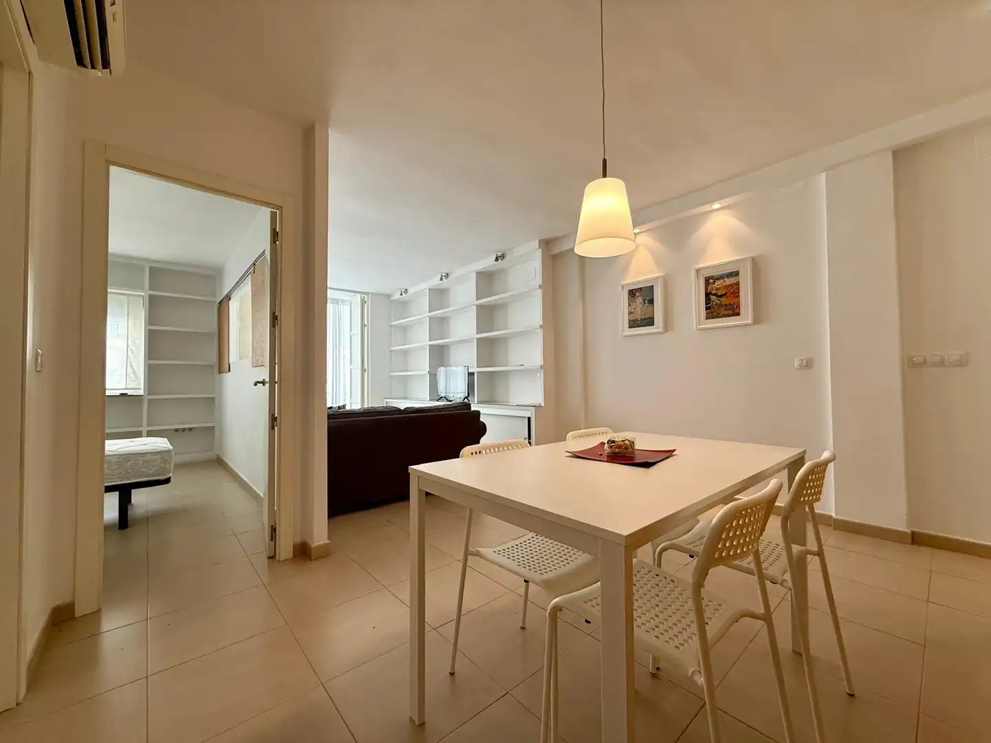 Flat for rent in Calle de Fernán Sánchez de Tovar, Cruz Roja