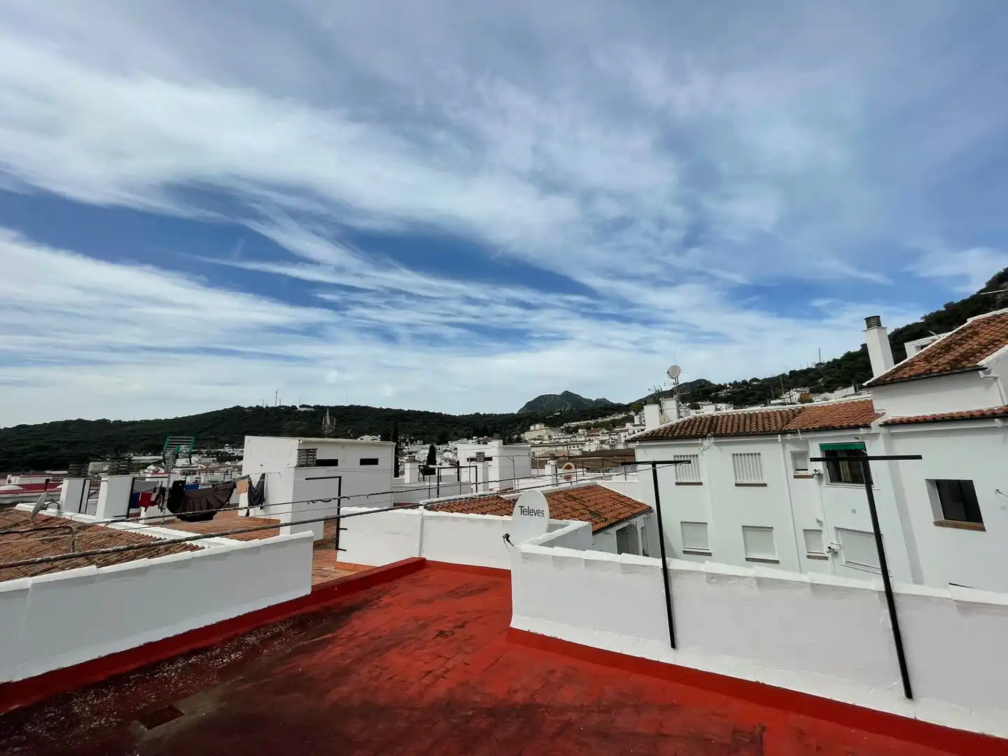 Vista exterior de Pis en venda en Ubrique amb Aire condicionat, Terrassa i Moblat