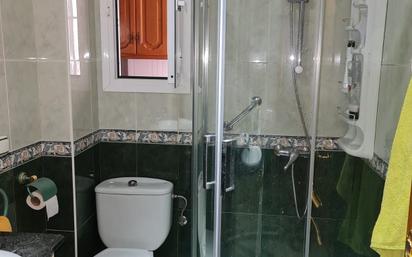 Badezimmer von Wohnung zum verkauf in  Almería Capital mit Klimaanlage und Terrasse