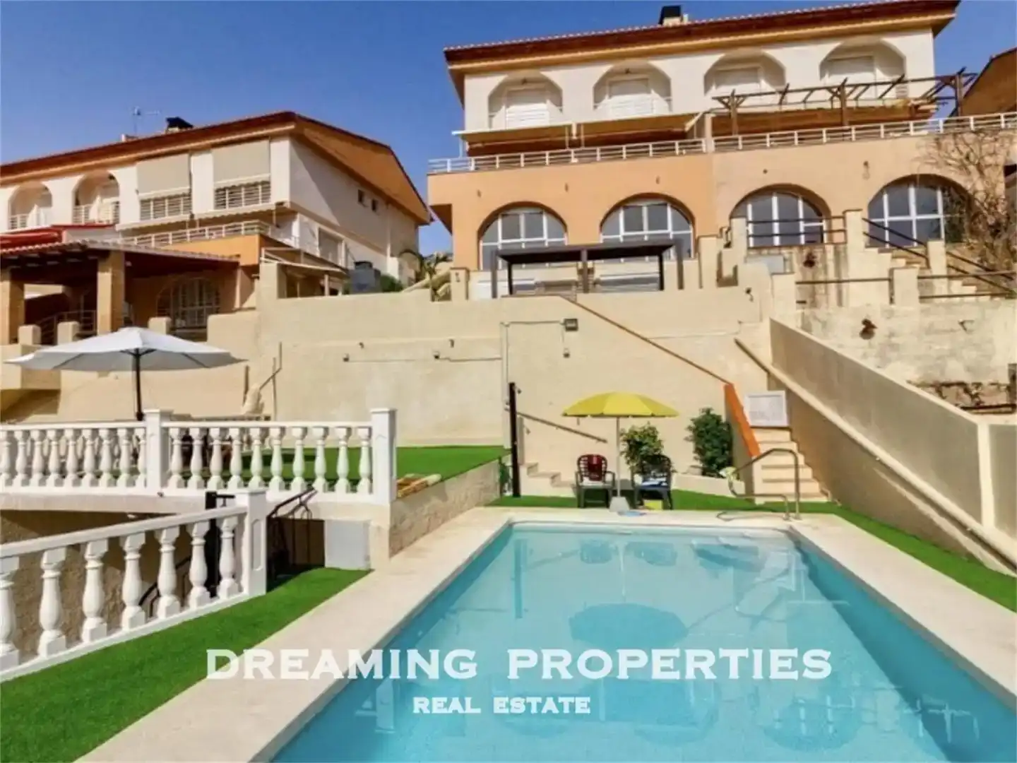 Vista exterior de Casa o xalet en venda en Gandia amb Piscina i Balcó