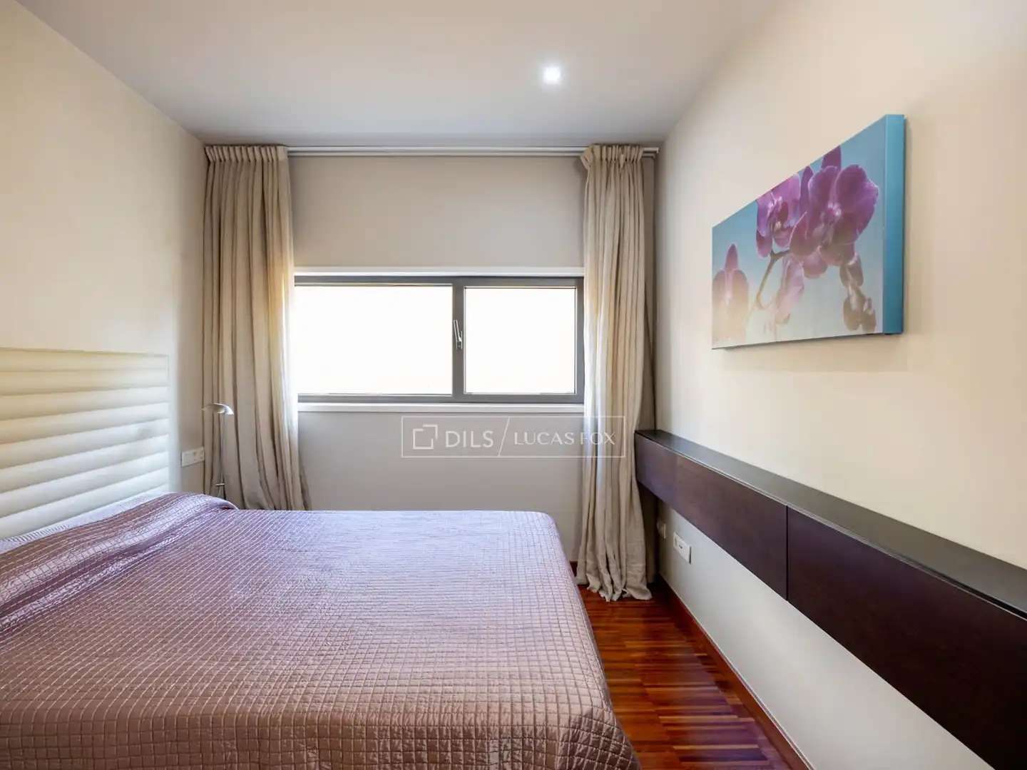 Bedroom of Attic for sale in Barcelona  with Air Conditioner, Parquet flooring and Terrace