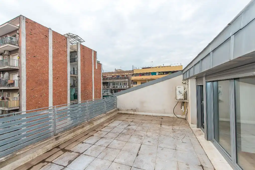 Piso en venta en Carrer Moianès, Hostal