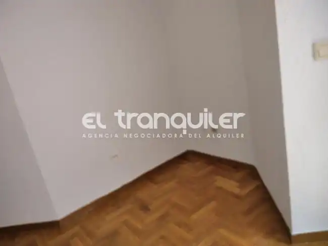 Wohnung zur Miete in Calle LOS PINOS, Prado Santo Domingo - Ensanche
