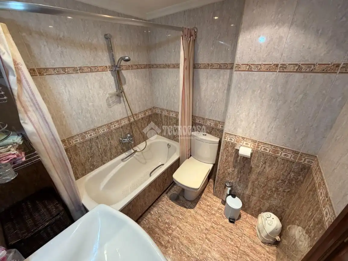 Baño de Piso en venta en Santander con Calefacción, Parquet y Trastero