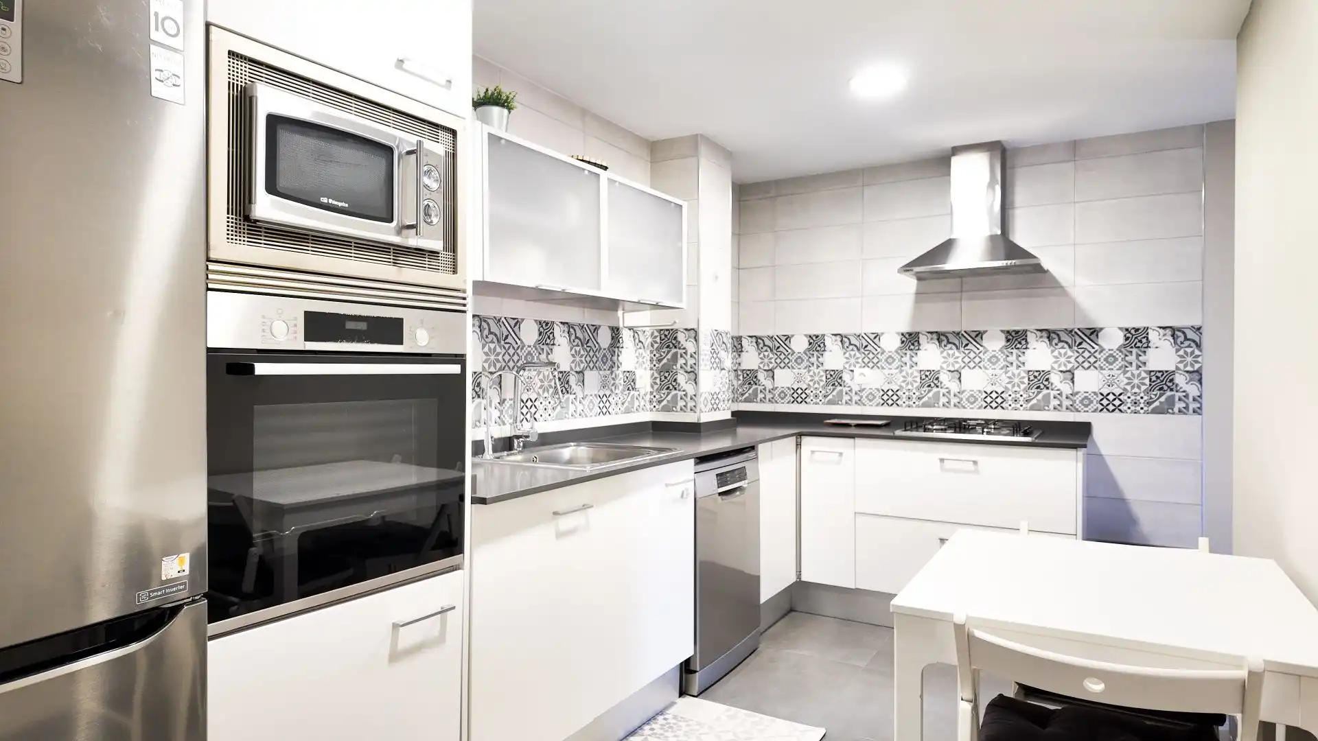 Cuina de Apartament de lloguer en Valencia amb Aire condicionat, Calefacció i Terrassa