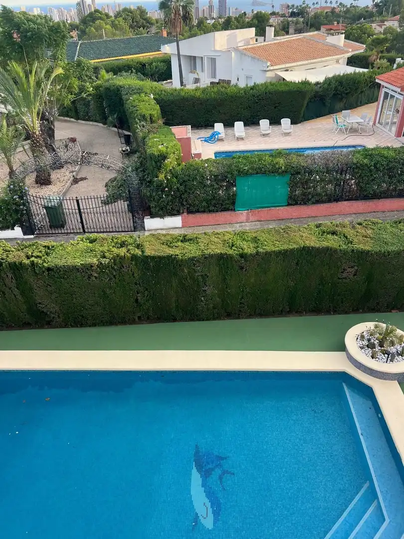 Piscina de Casa o xalet en venda en Benidorm amb Aire condicionat, Terrassa i Traster