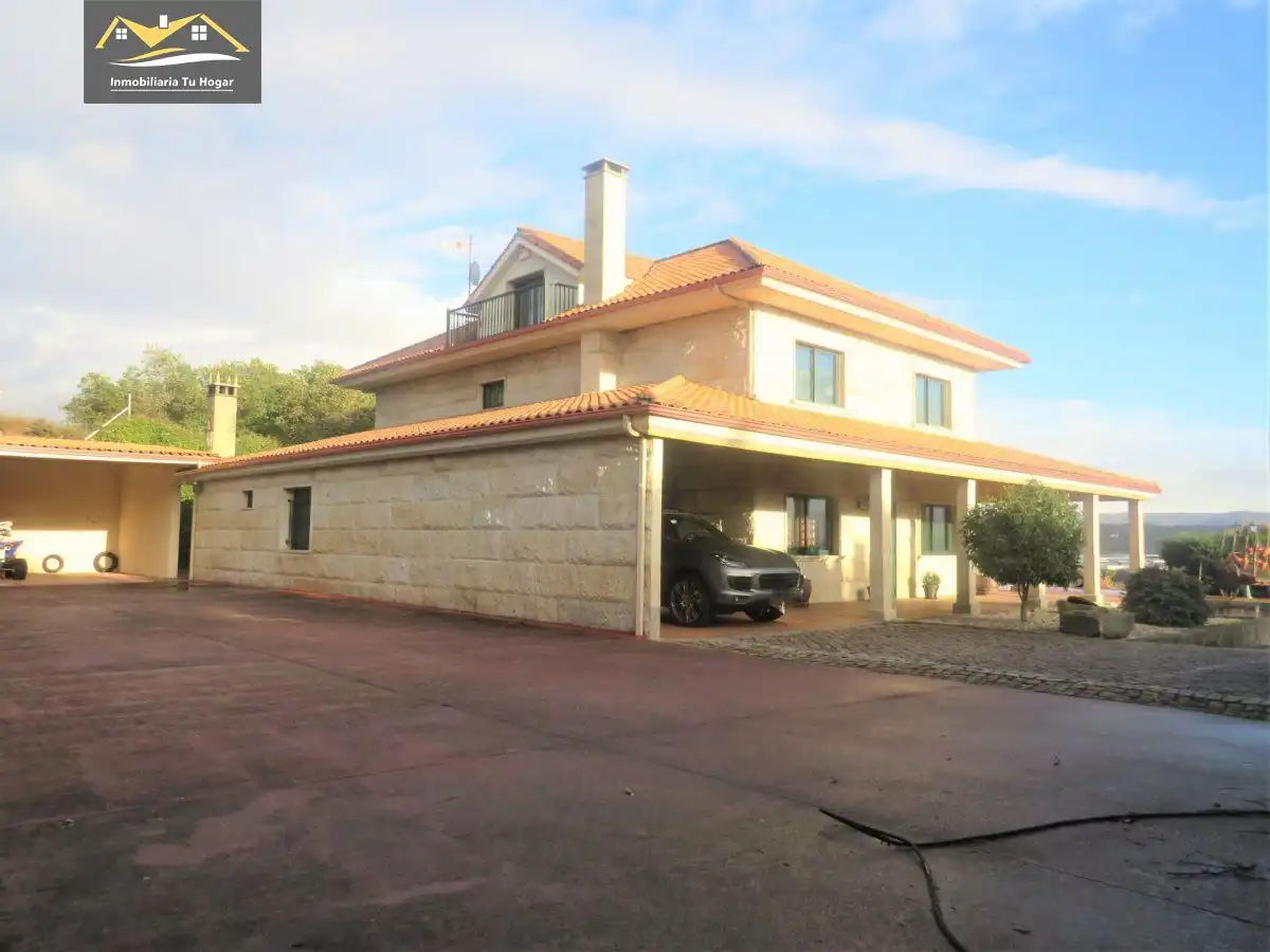 House with terrace for sale in San Cibrao das Viñas, imagen 3