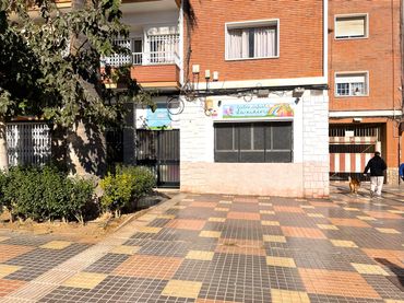 Local comercial en venda a Avenida de América 11