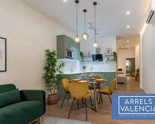 Sala d'estar de Apartament en venda en  Valencia Capital amb Aire condicionat, Calefacció i Moblat