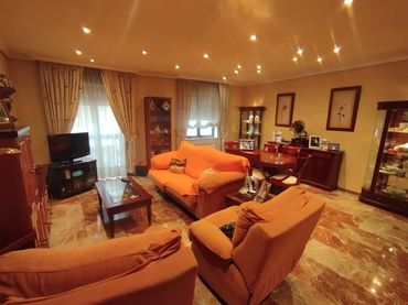 Piso con balcón en venta en Centro