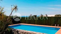 Piscina de Casa o xalet en venda en Alella amb Aire condicionat, Calefacció i Jardí privat