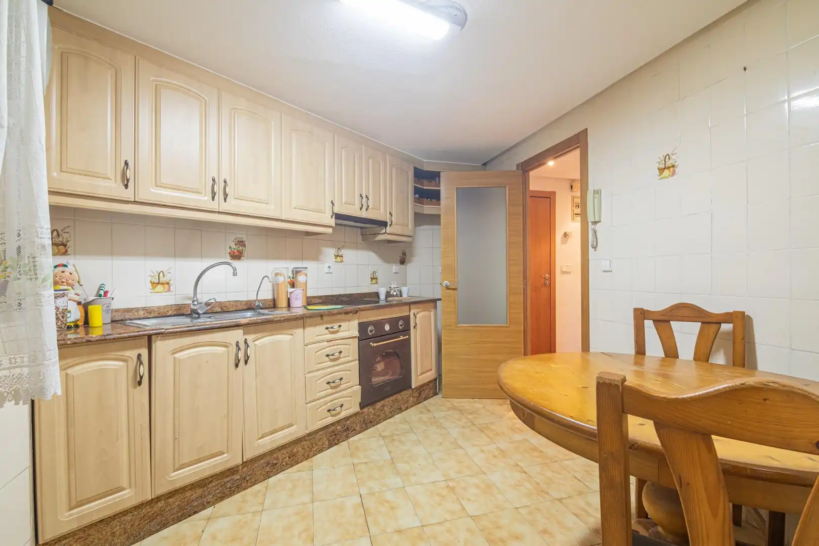 Küche von Wohnung zum Verkauf in Elche / Elx mit Klimaanlage, Heizung und Balkon
