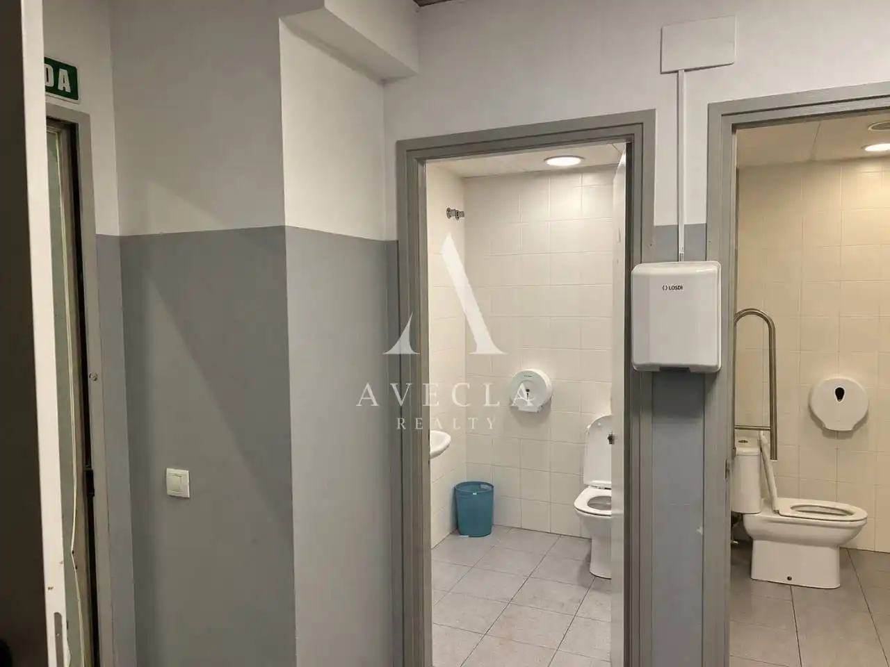 Nave industrial con ascensore in affitto a Calle Pintor Isidre Nonell 120, imagen 13