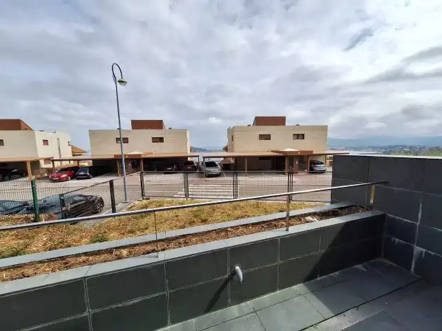 Vista exterior de Pis en venda en Baiona amb Terrassa