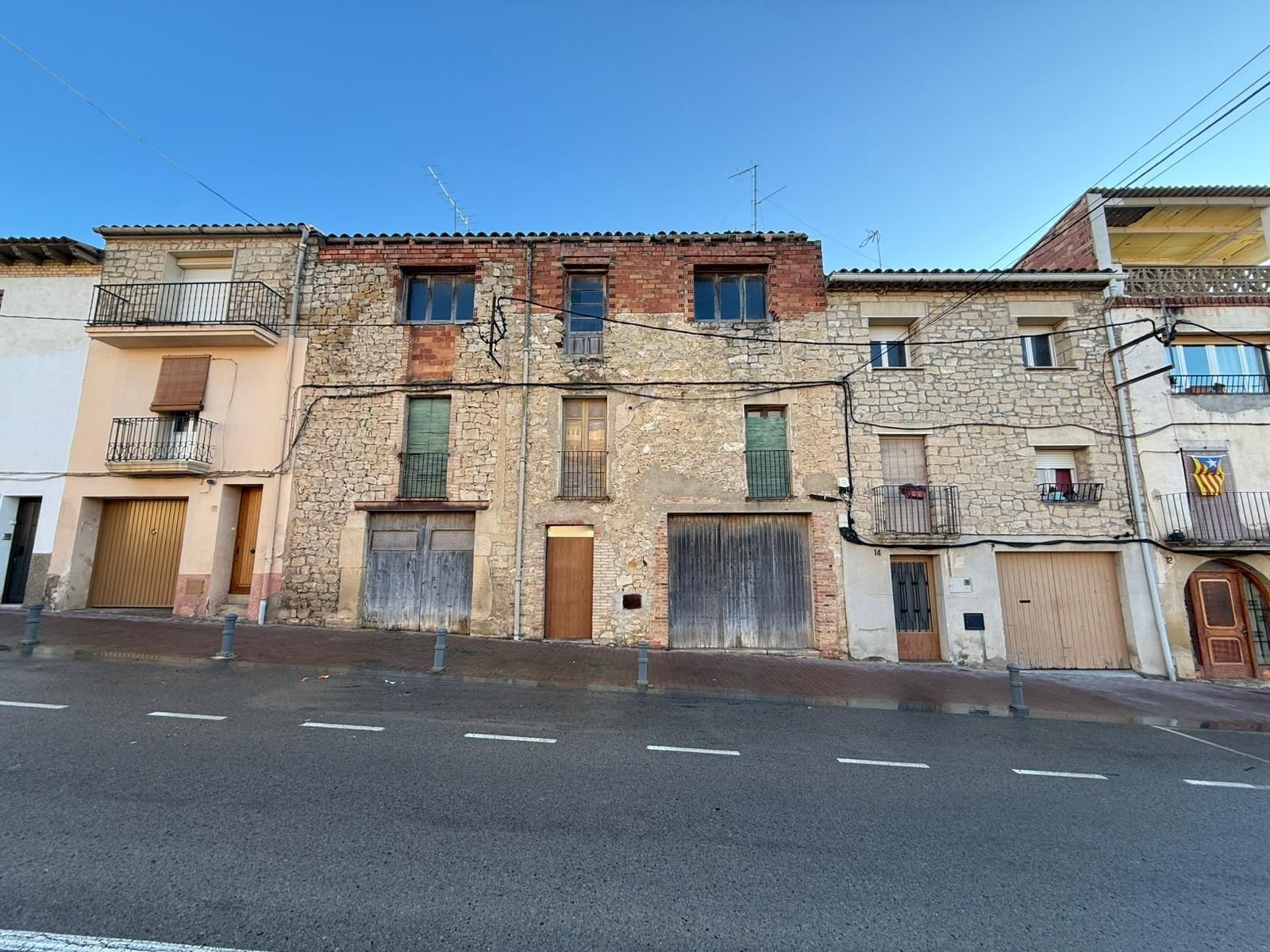 Außenansicht von Country house zum Verkauf in Vinaixa