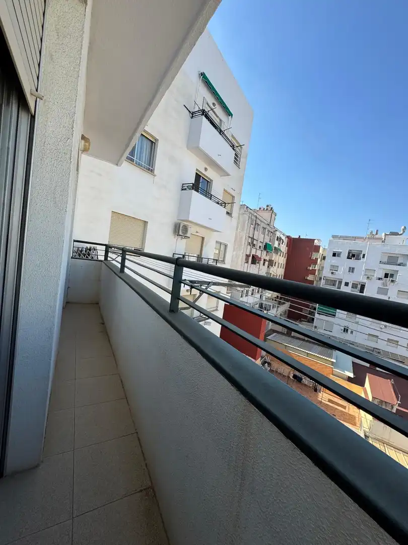 Terrassa de Pis de lloguer en Valencia amb Aire condicionat, Calefacció i Moblat
