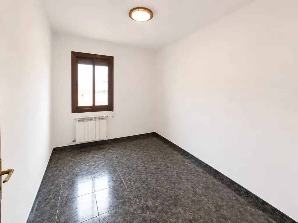 Bedroom of Flat for sale in Vilanova i la Geltrú