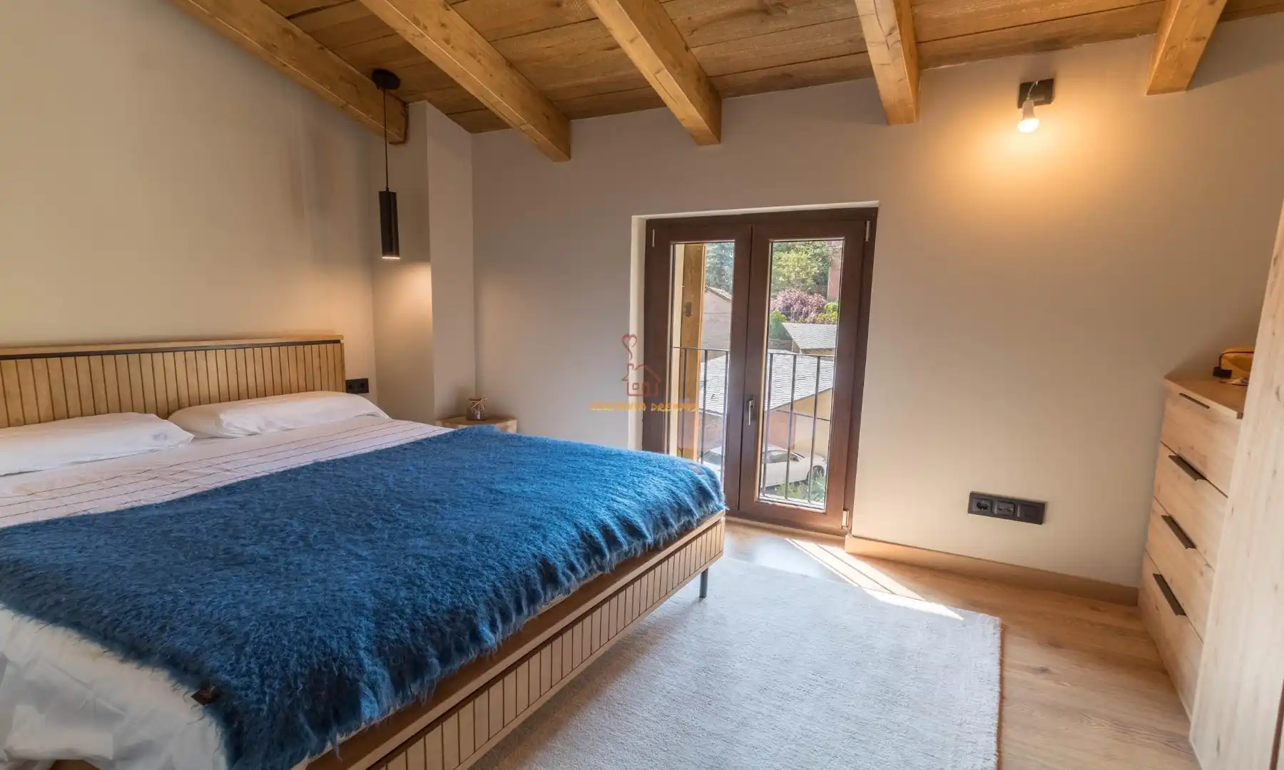 Dormitori de Casa adosada en venda en Fontanals de Cerdanya amb Aire condicionat, Calefacció i Jardí privat