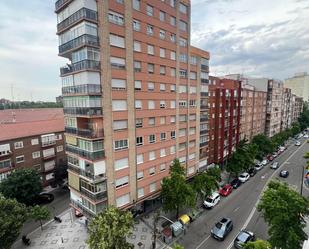 Vista exterior de Pis en venda en Valladolid Capital amb Calefacció i Balcó