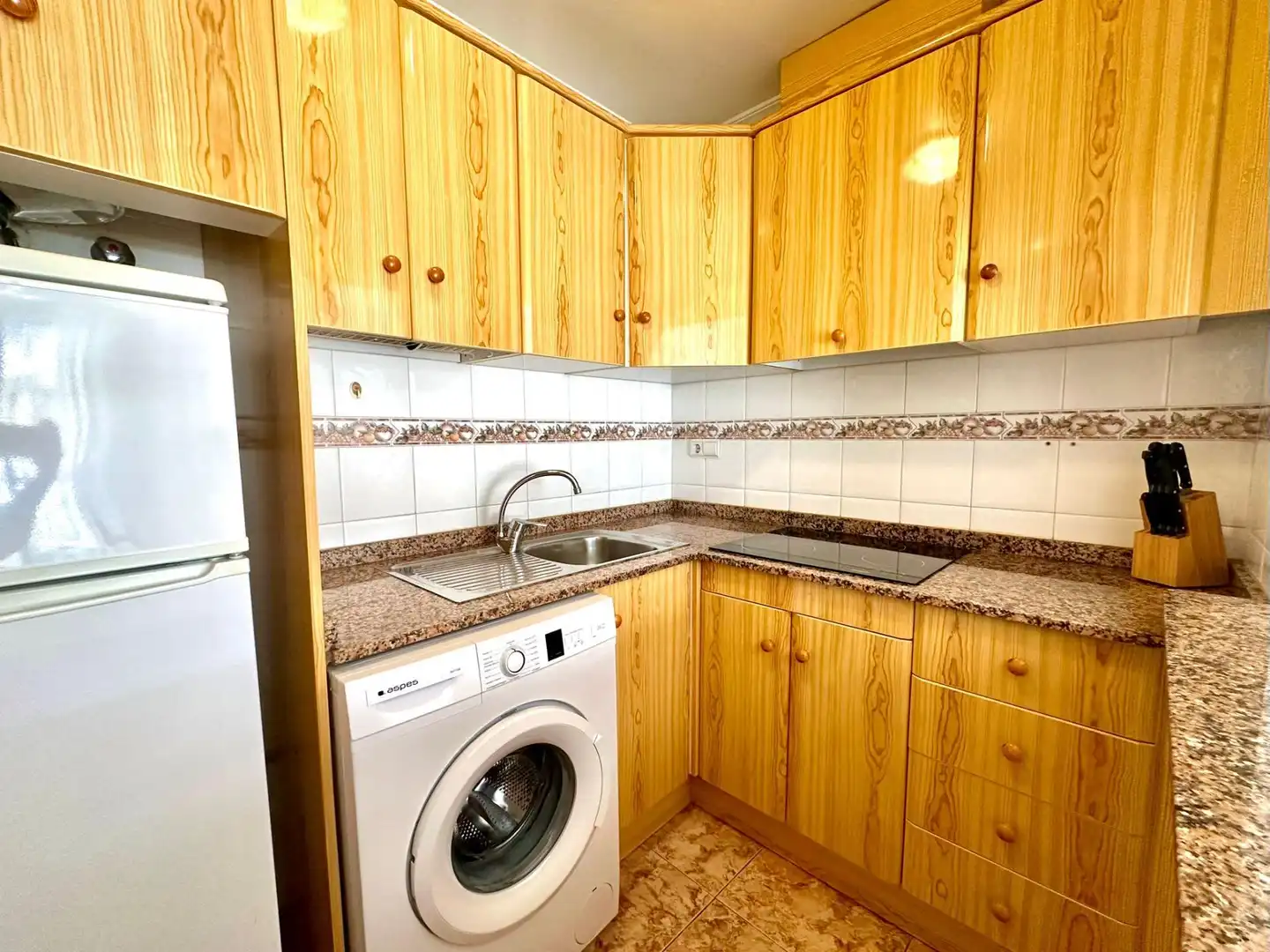 Küche von Wohnung zum Verkauf in Torrevieja mit Klimaanlage und Terrasse